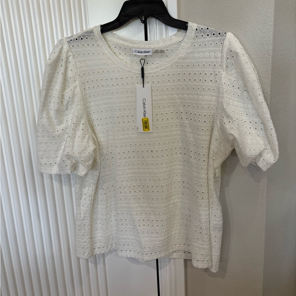 White Shirt Sleeve Shirt